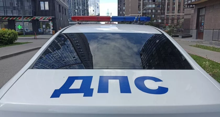 Инспекторы ГИБДД перешли к проверкам во дворах: парковка не убережет от штрафа, а закон тут бессилен – разбираем причины