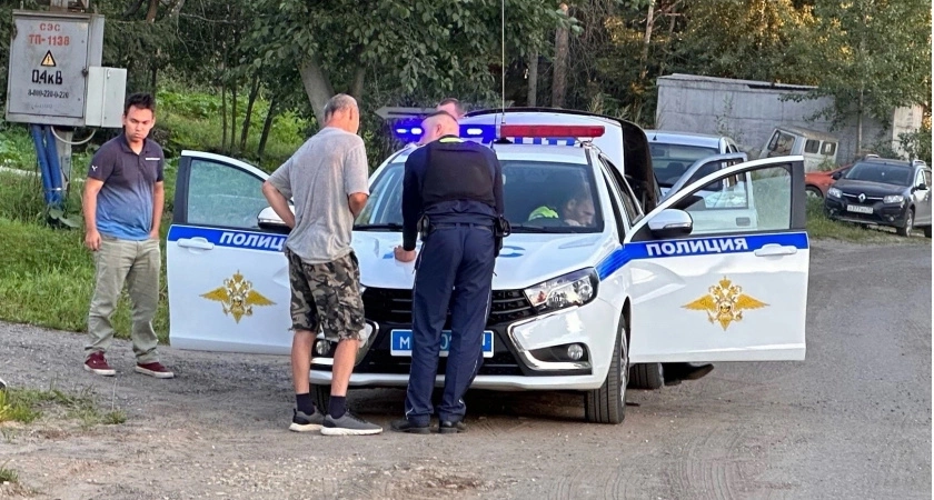 В ГАИ разъяснили – что делать водителям, если уже пересекли стоп-линию и загорелся красный: как правильно по ПДД