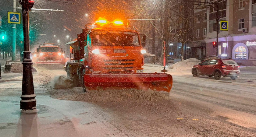 Вологду накрыло метелью: как город справляется со снежным натиском