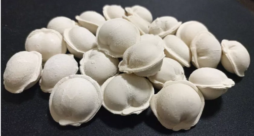 Добавьте один секретный ингредиент в воду при варке пельменей: главная ошибка хозяек — будут «дубовыми»