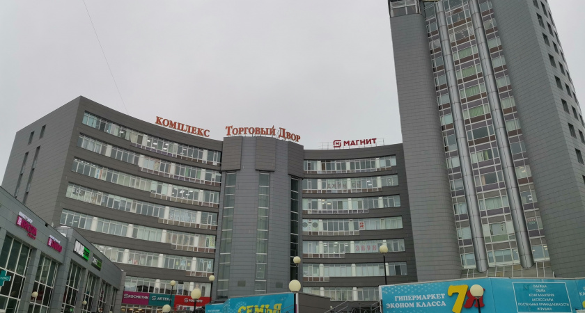 Магазин в Вологде заплатит 118 тысяч рублей за тележку, повредившую автомобиль покупательницы