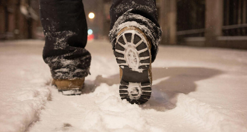 Один лист под стельку — и ноги в тепле даже в -40: больше не мерзну на прогулках в сильный мороз