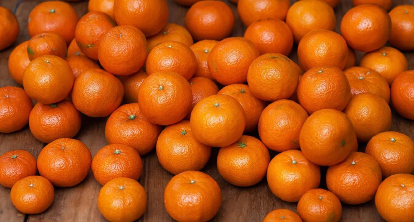 Продавцы не любят, когда покупатели это знают: как легко определить сладость мандарина по кожуре