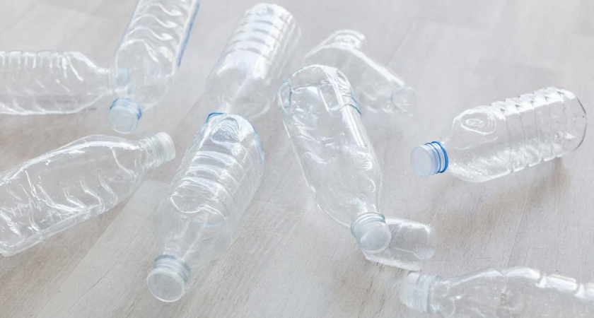 Умные дачники всю зиму собирают пластиковые бутылки. Весной забот точно не знают