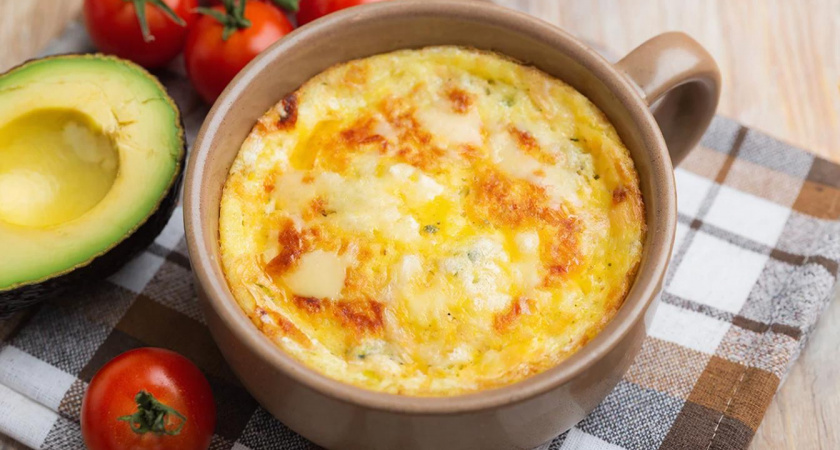 Яичницу на сковородке теперь не жарю — беру обычный стакан: получается в миллион раз вкуснее