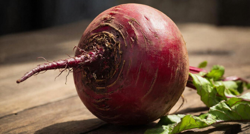 Теперь варим свёклу по-новому: крупные корнеплоды готовы за минуты, кастрюля без нагара — гениальный трюк