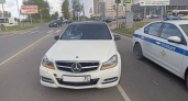 В Вологде автомобиль "Мерседес" сбил перебегавшего дорогу подростка