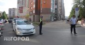 В Вологде случилось массовое ДТП: водитель ВАЗа столкнулся с иномаркой, опрокинулся и задел еще одно авто