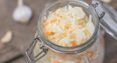 Квашу капусту только так: получается очень вкусной, сочной и хрустящей — раскрыт старинный рецепт русских хозяек