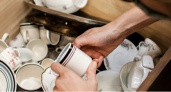 Вы будете в шоке: эксперты рассказали, почему в доме нельзя хранить битые кружки и тарелки