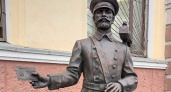 В Вологде установили бронзового почтальона из знаменитой песни