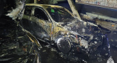 Три машины и два автоприцепа подожгли ночью в Вологде