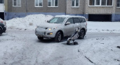 В Вологодской области водитель иномарки устроил ДТП с двухлетним ребенком во дворе