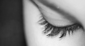 Избавьтесь от нависшего века и раскройте глаза с помощью простого наращивания ресниц
