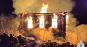 Во время ночного пожара в Вологодской области погиб местный житель