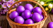 Не цвет, а космос: для покраски яиц в фиолетовый цвет химия не нужна — понадобится лишь один отход