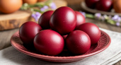 Яйца свеклой и луковой шелухой давно не крашу: яркие, словно рубин, яйца на Пасху — никакого уксуса и заморочек