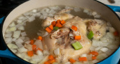 Просто сделайте это с мясом — и суп станет самым вкусным блюдом: 1 простой трюк от хозяек