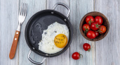 Яичница не пригорит и получится, как на картинке: простой лайфхак от шеф-повара