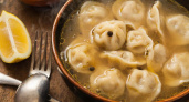 Не «лаврушка» и не укроп: что добавить в бульон для пельменей — вкус как в элитном 5-звёздочном ресторане