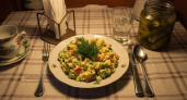 Салат из СССР, который мы зря забыли: нежный, сочный, готовится за 5 минут, а вкус реально как из детства.