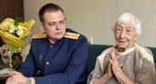 102-летнюю блокадницу Ленинграда Мери Котлер поздравили с наступающим Днём Победы в Вологде