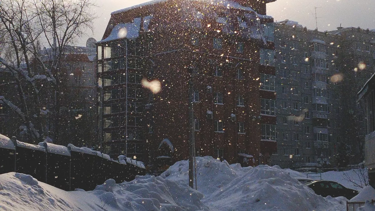 В Вологодской области объявлено штормовое предупреждение: циклон принесет метели и гололед