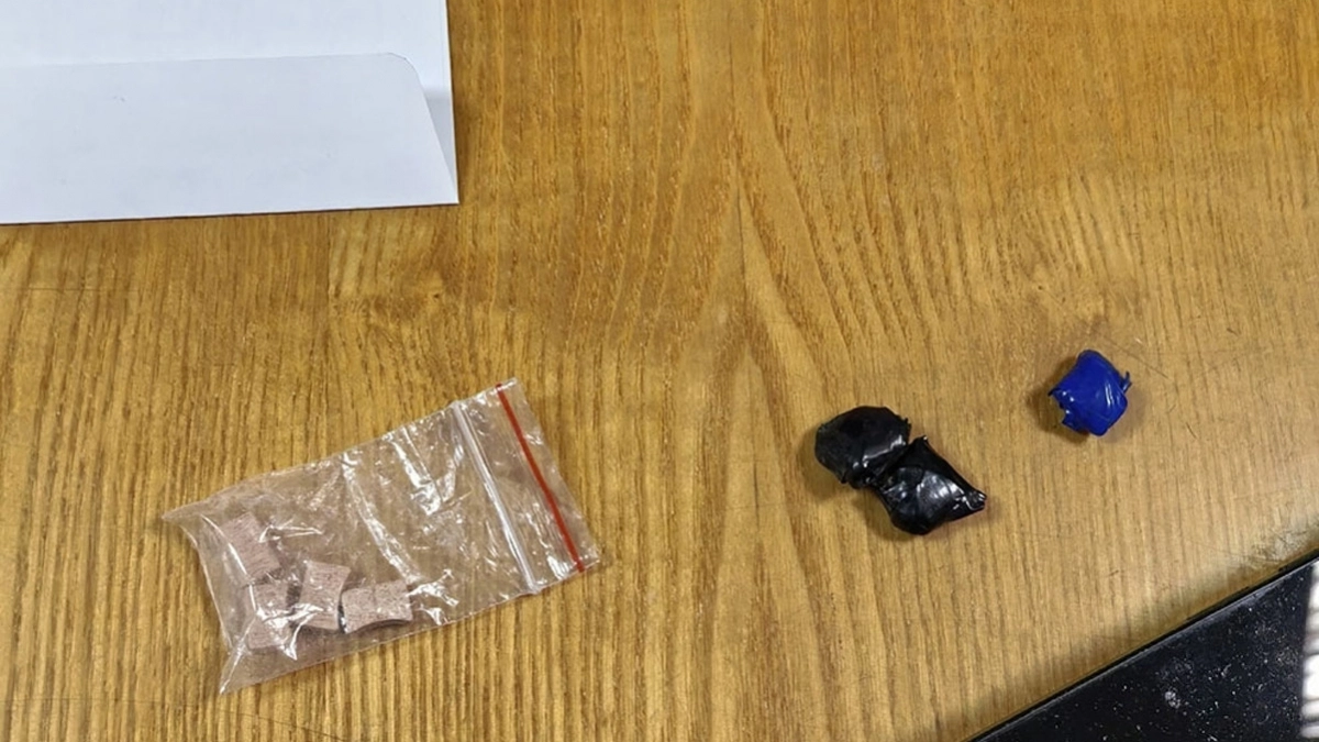 Полиция в Вологодской области задержала 20-летнего юношу с крупной партией синтетических наркотиков