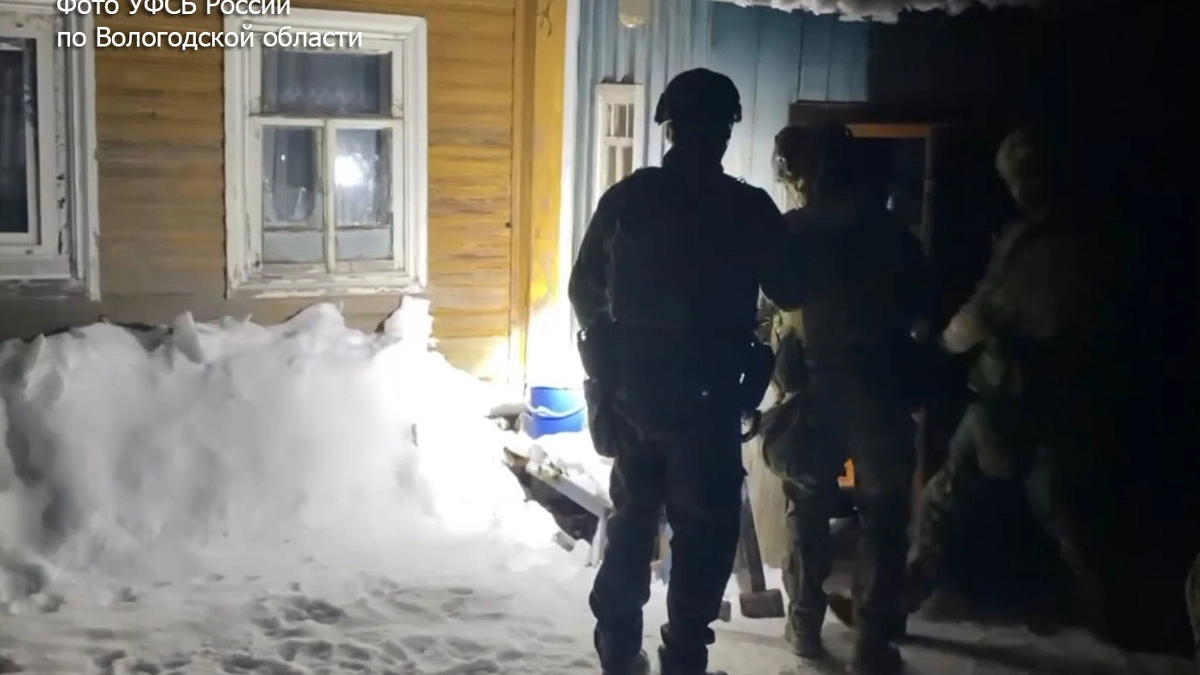 Жители Вологодской области похитили 1,8 миллиона рублей у бойца СВО