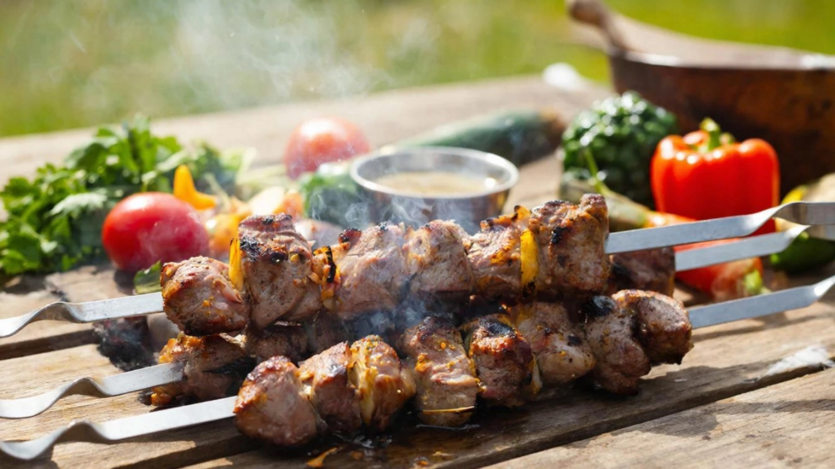 Дачников всех предупредили о штрафе за приготовление шашлыка на участке