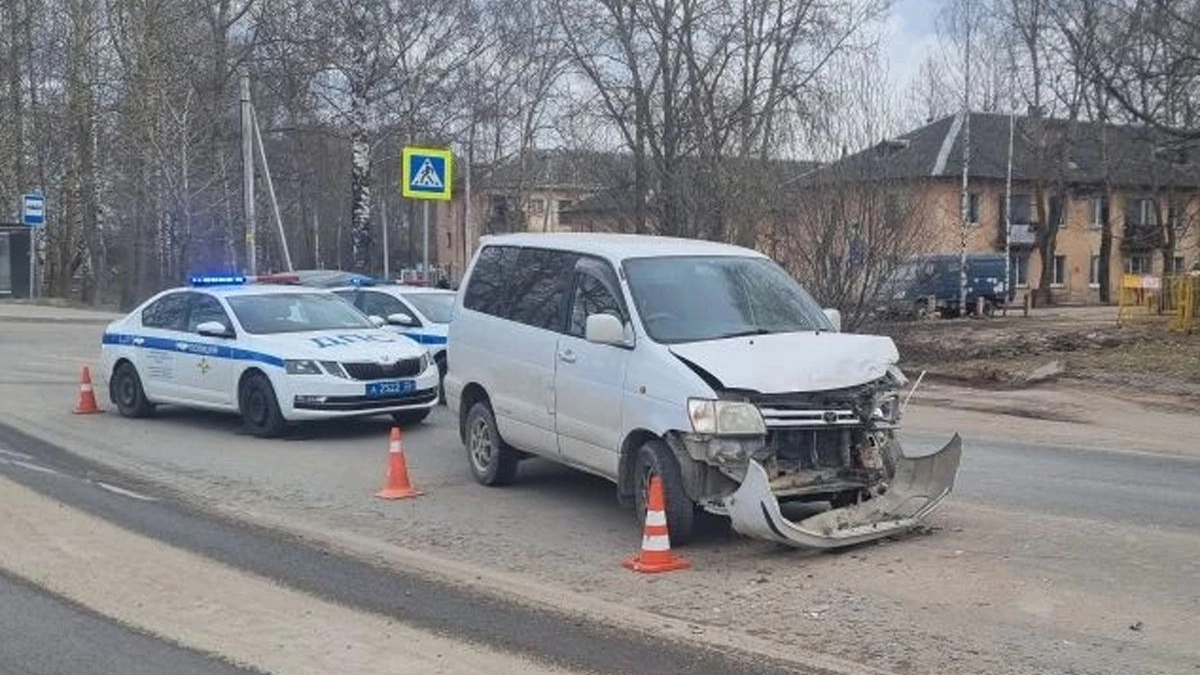 Технический сбой на встречной полосе: в Вологде госпитализирована семья с младенцем