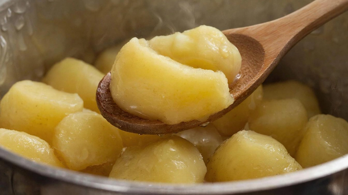 Почему мы неправильно варим картошку: 3 ошибки - разваренная, водянистая, невкусная. И как сварить идеальную картошку: шеф-повара советуют