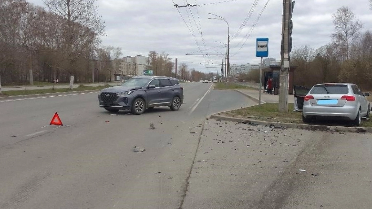 20-летняя вологжанка пострадала в ДТП с двумя иномарками на Пошехонском шоссе