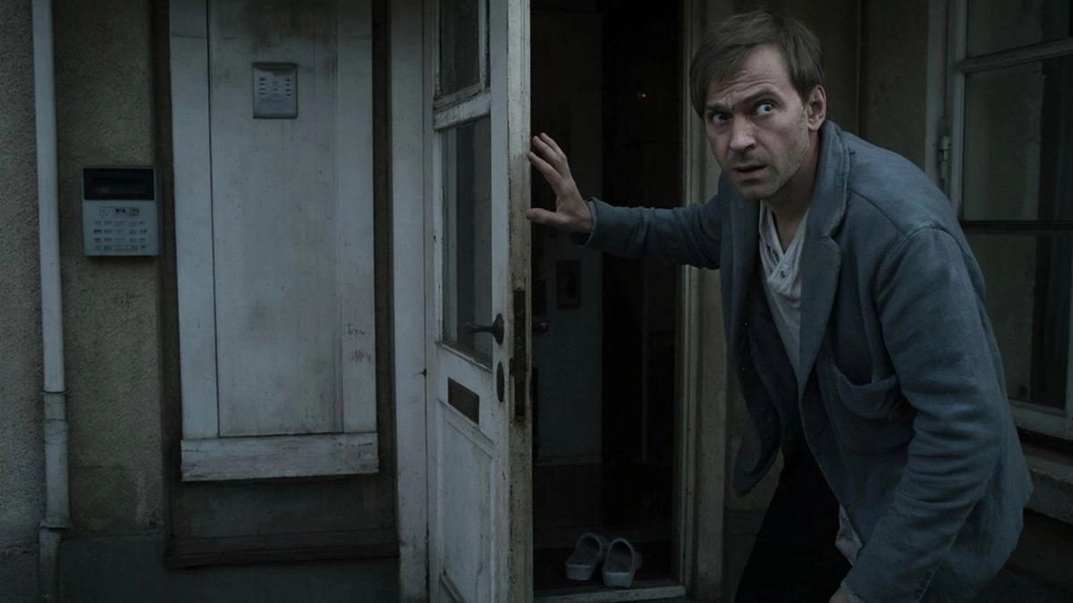 Как обычная бумажка с номером в почтовом ящике помогает мошенникам обойти цифровую защиту и легко заманить жертву