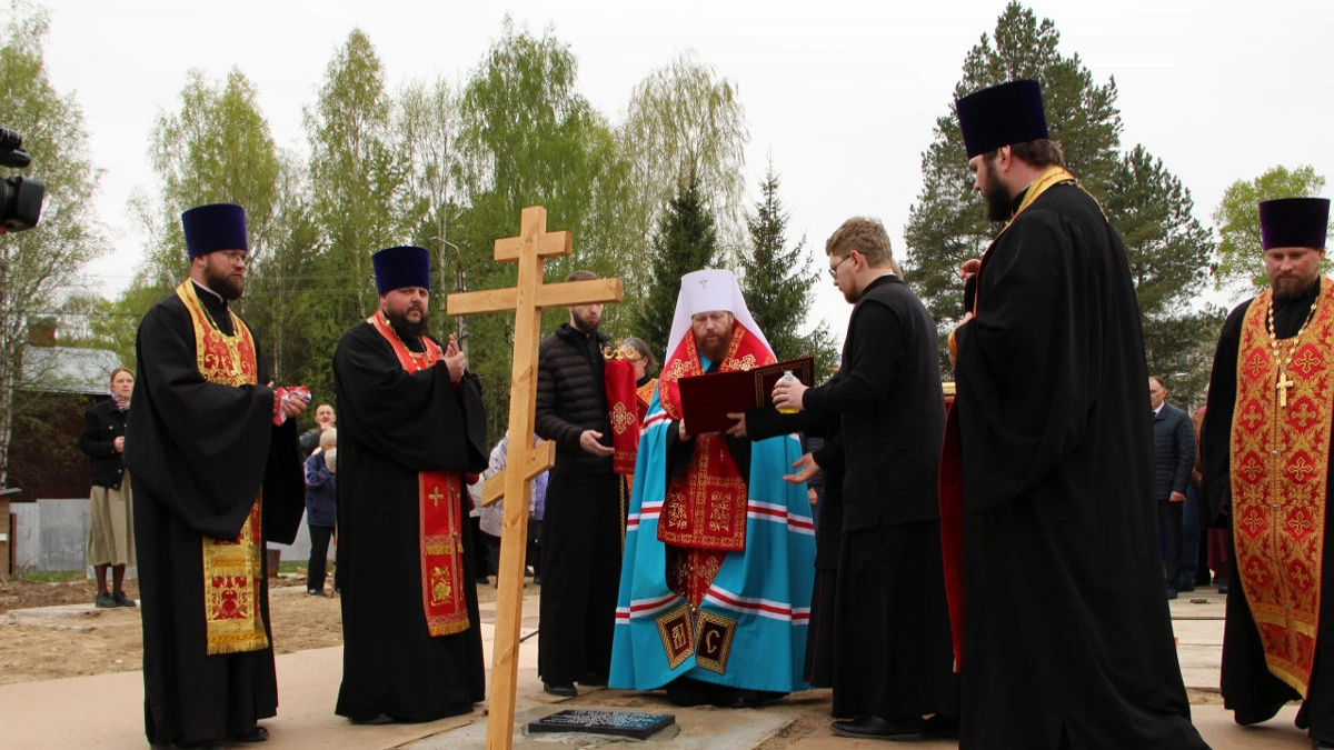В Вологодской области освятили закладной камень церкви в честь единственного в России святого мирового судьи