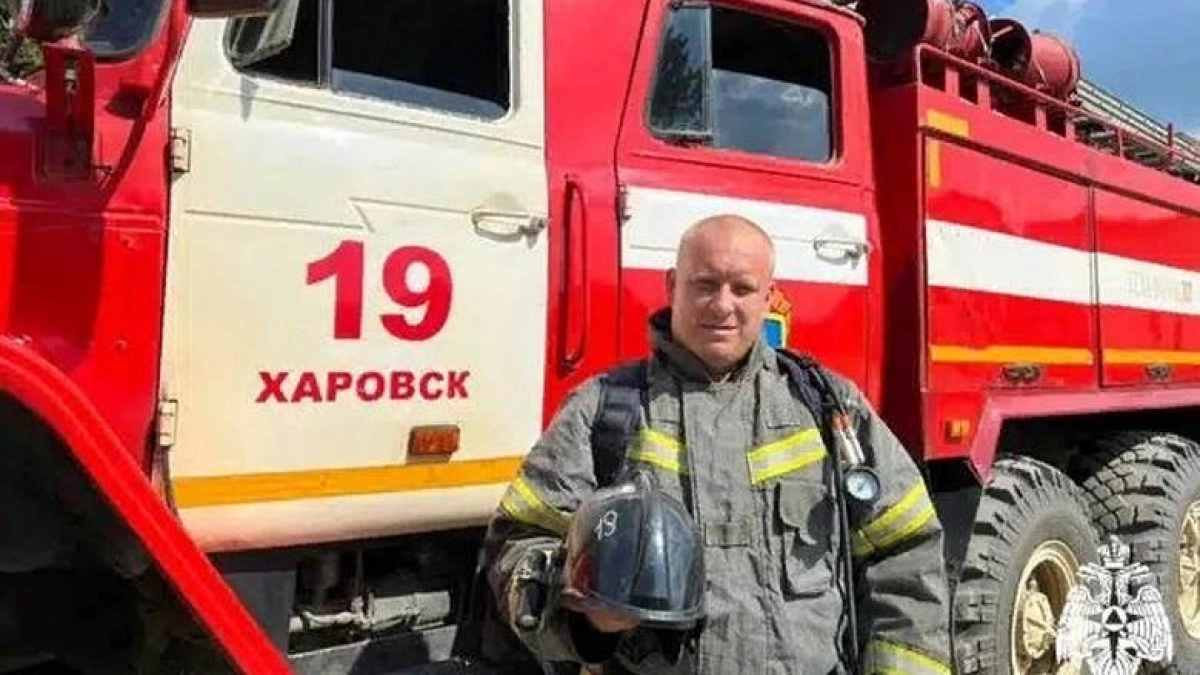 В Вологодской области пожарный спас женщину из горящего дома в нерабочее время 