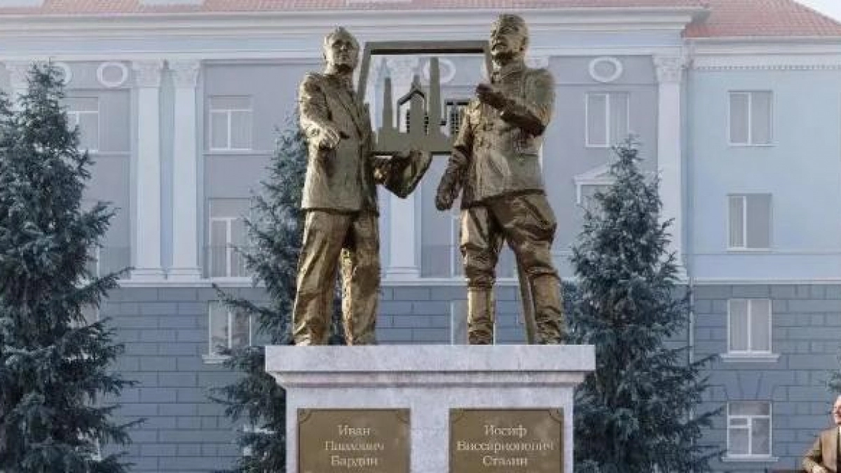 Власти объяснили смысл нового монумента Сталину и Бардину в Вологодской области