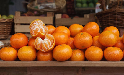 Продавцы не любят, когда покупатели это знают: как же определить сладость мандарина по кожуре